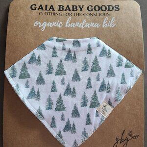 NWT Organic Cotton Christmas Tree Bandana Bib